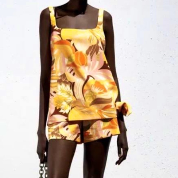 NWT Zara Womens Pullover Square Neckline Sleeveless Top Floral Yellow Sz L 70s - Picture 1 of 9